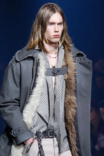 Look 38